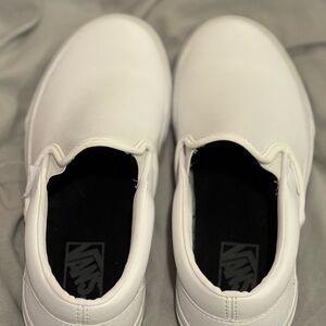 NWT Whire leather slip on Vans - W8.5/M7